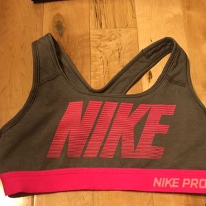 Nike pro